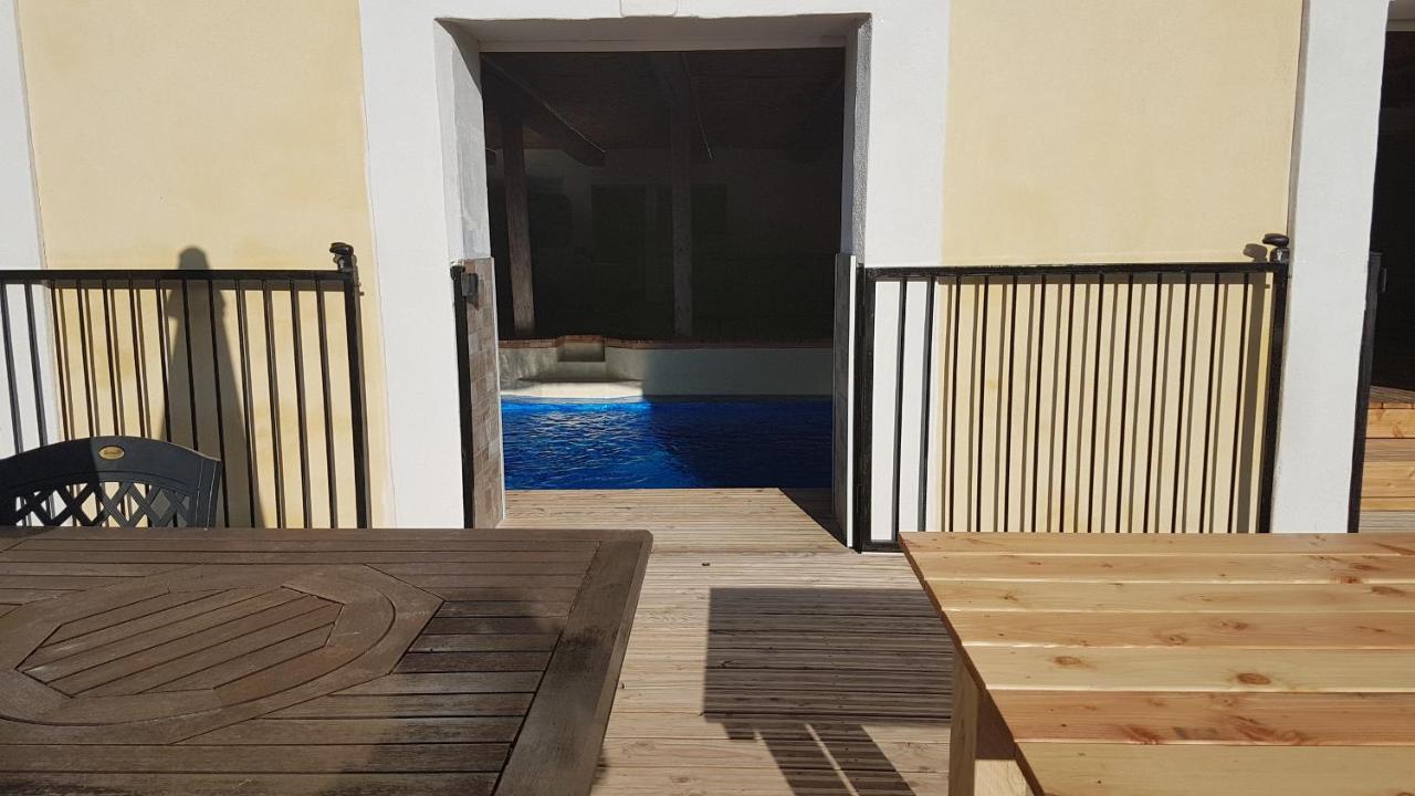 Maison 3 Chambres Avec Piscine Couverte Lespignan Exterior foto